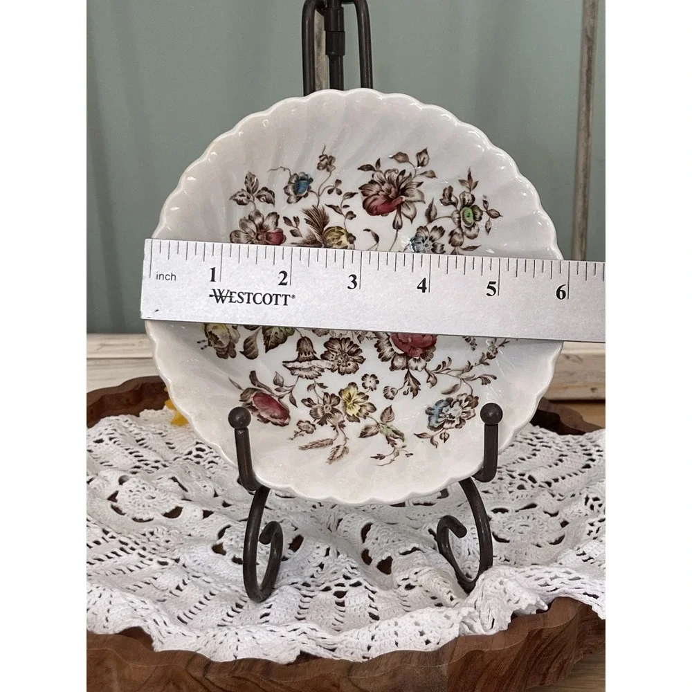 Vintage Johnson Brothers Staffordshire Bouquet 6 Piece Setting England IRONSTONE